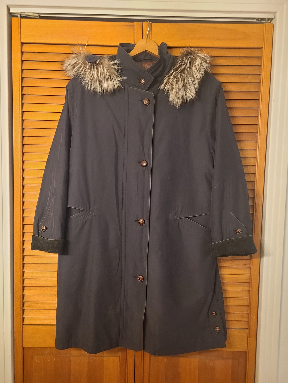 Women’s Dark Green Coat with Fur Trim